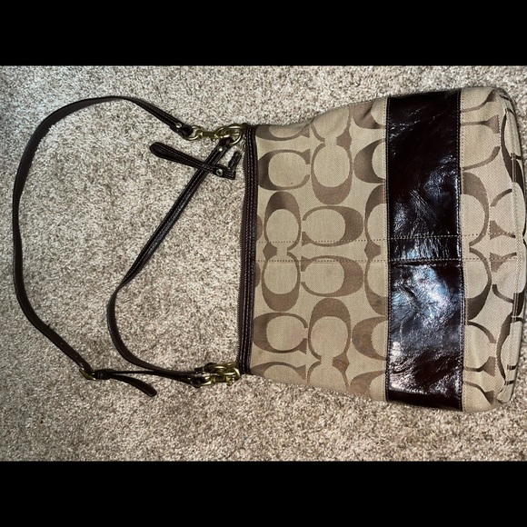 Jumbo Monogram Coach crossbody - Picture 1 of 7